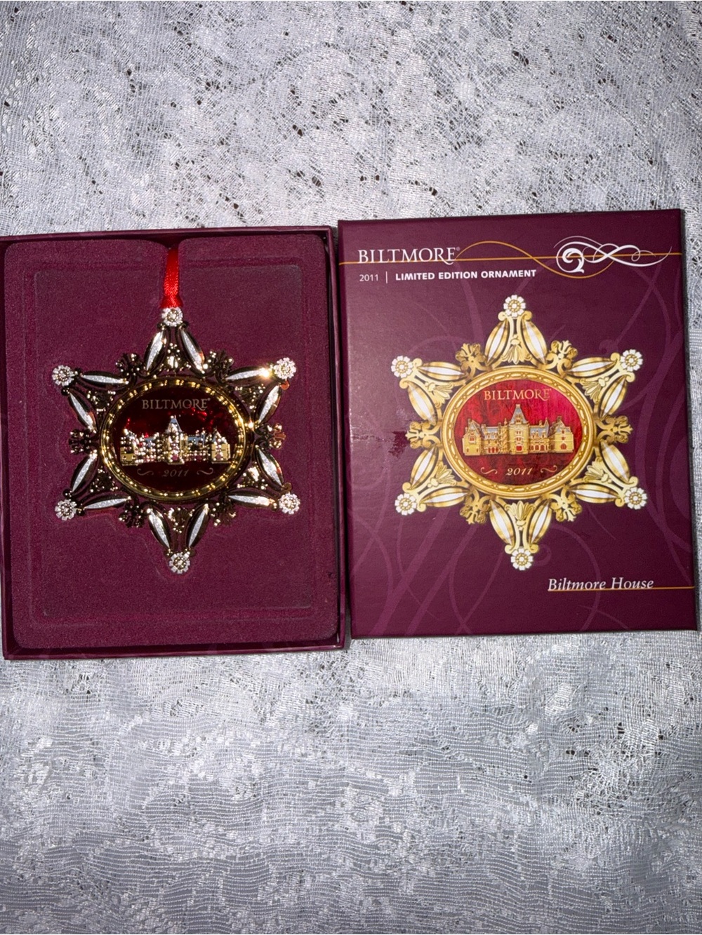 Biltmore 2011 Gold and Red Limited Edition Holiday Ornament